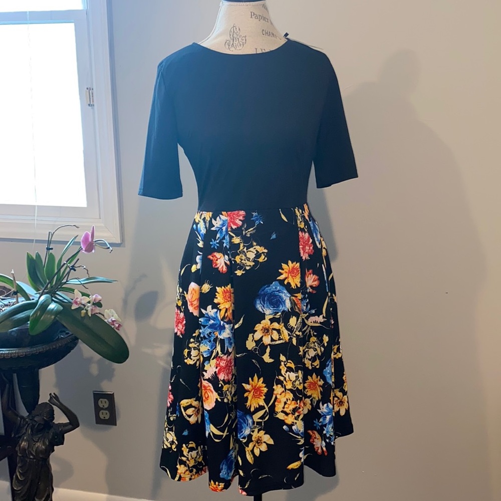 Oxiuly Fashion Fitted Waist Knit Dress Black and Floral Size L
